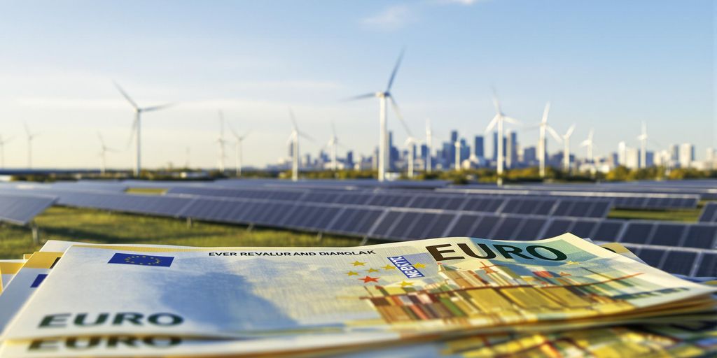 Billets, éoliennes, panneaux solaires, infrastructure moderne