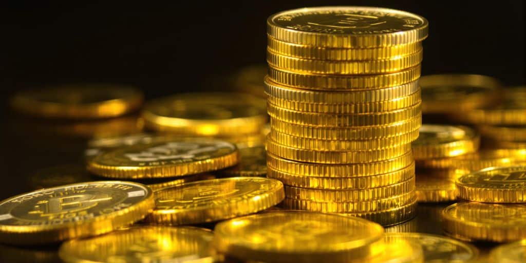 Pièces d'or sur fond sombre