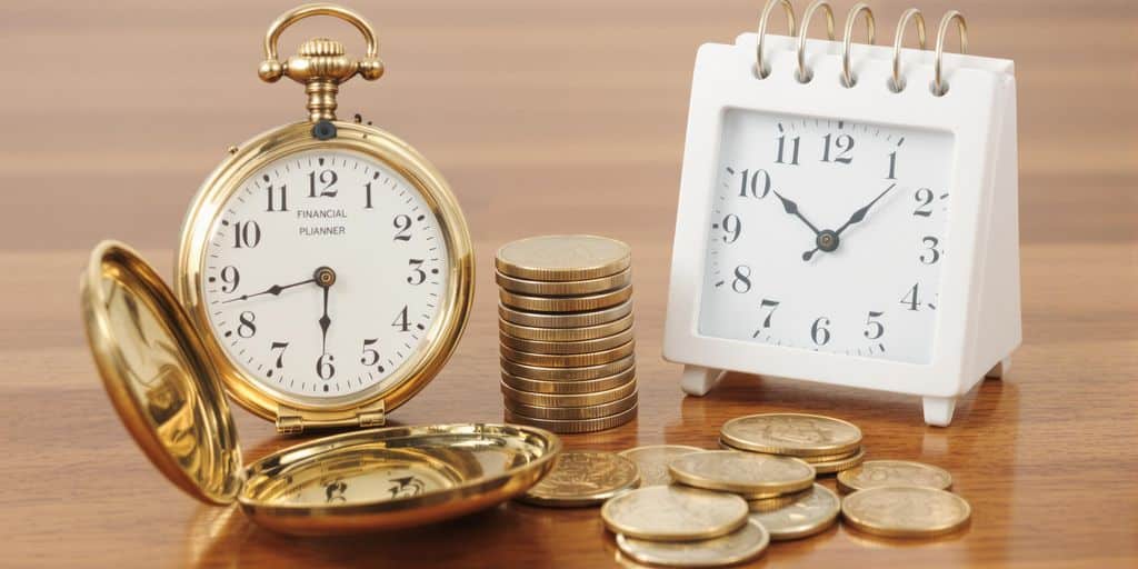 Horloge, pièces, et calendrier