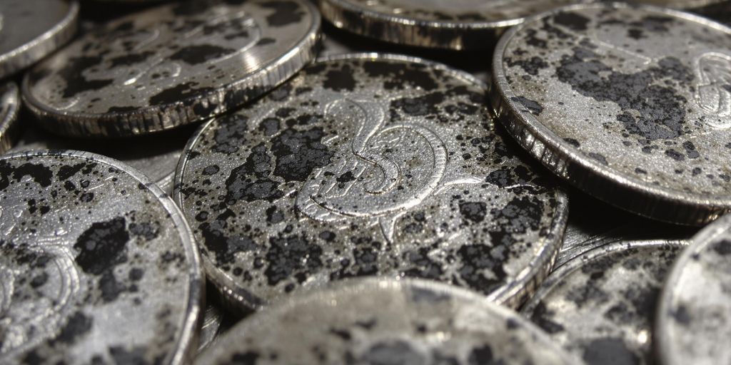 Pièces d'argent noircies