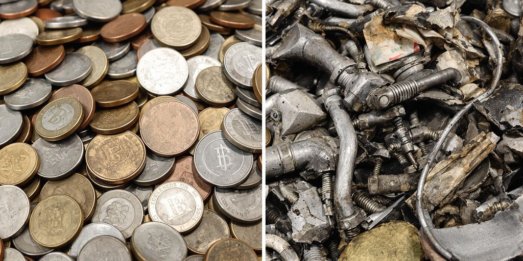 Deux types d'argent empilés