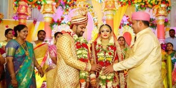 Mariage indien avec famille et cadeaux