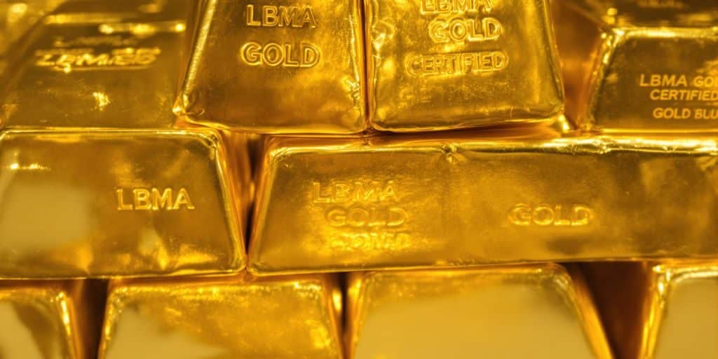 Lingots d'or brillants empilés, qualité LBMA.