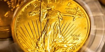 Pièce d'or de 5 dollars américains brillante.