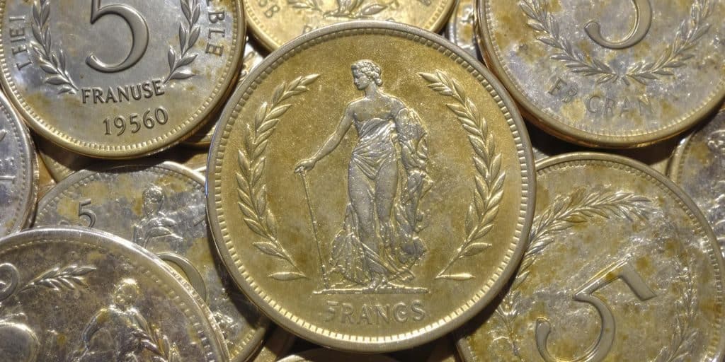 Pièces de 5 francs Semeuse, tranches et faces variées.